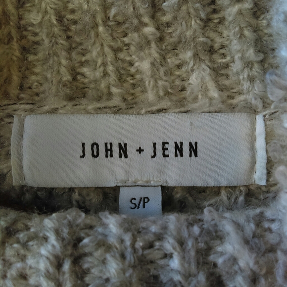 John + Jenn Fringe Knit Grey Sweater Size Small - Picture 3 of 10